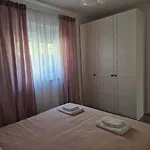 Laura شقة *
