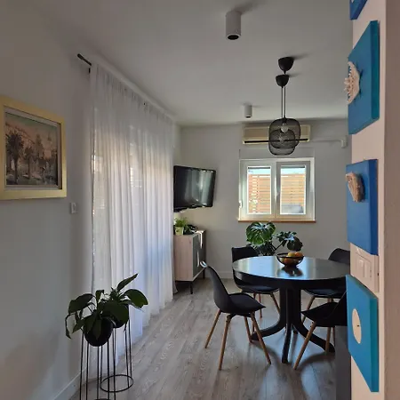 Laura Apartment